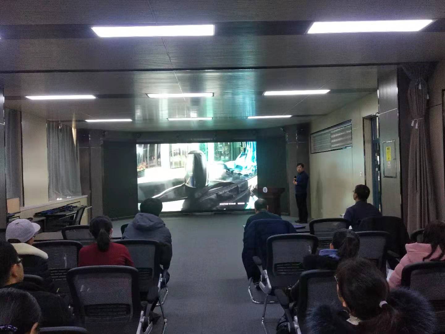 学校召开科研实验室安全检查反馈会