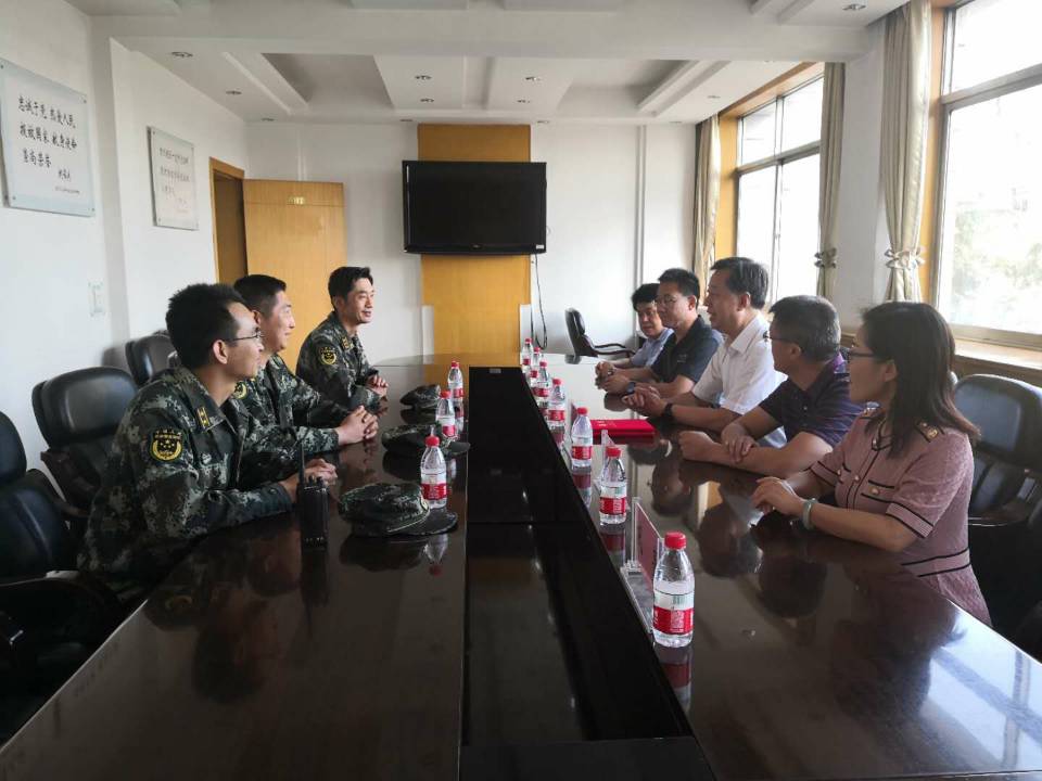 马军党副校长率队开展拥军慰问活动