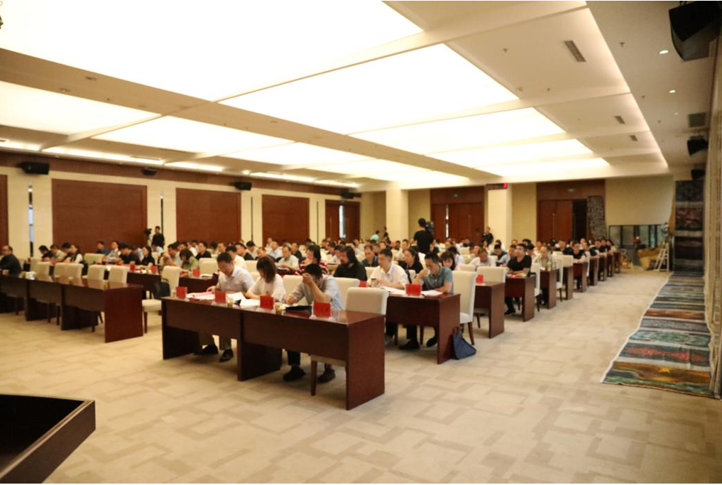 兰州交通大学染缬艺术研究所参加“设计扶贫在行动、设计师走进甘肃（临夏）”活动