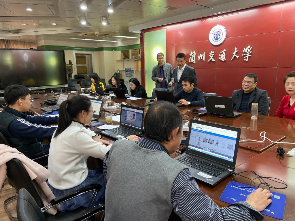 校领导检查我校2021年硕士研究生招生考试报考确认工作