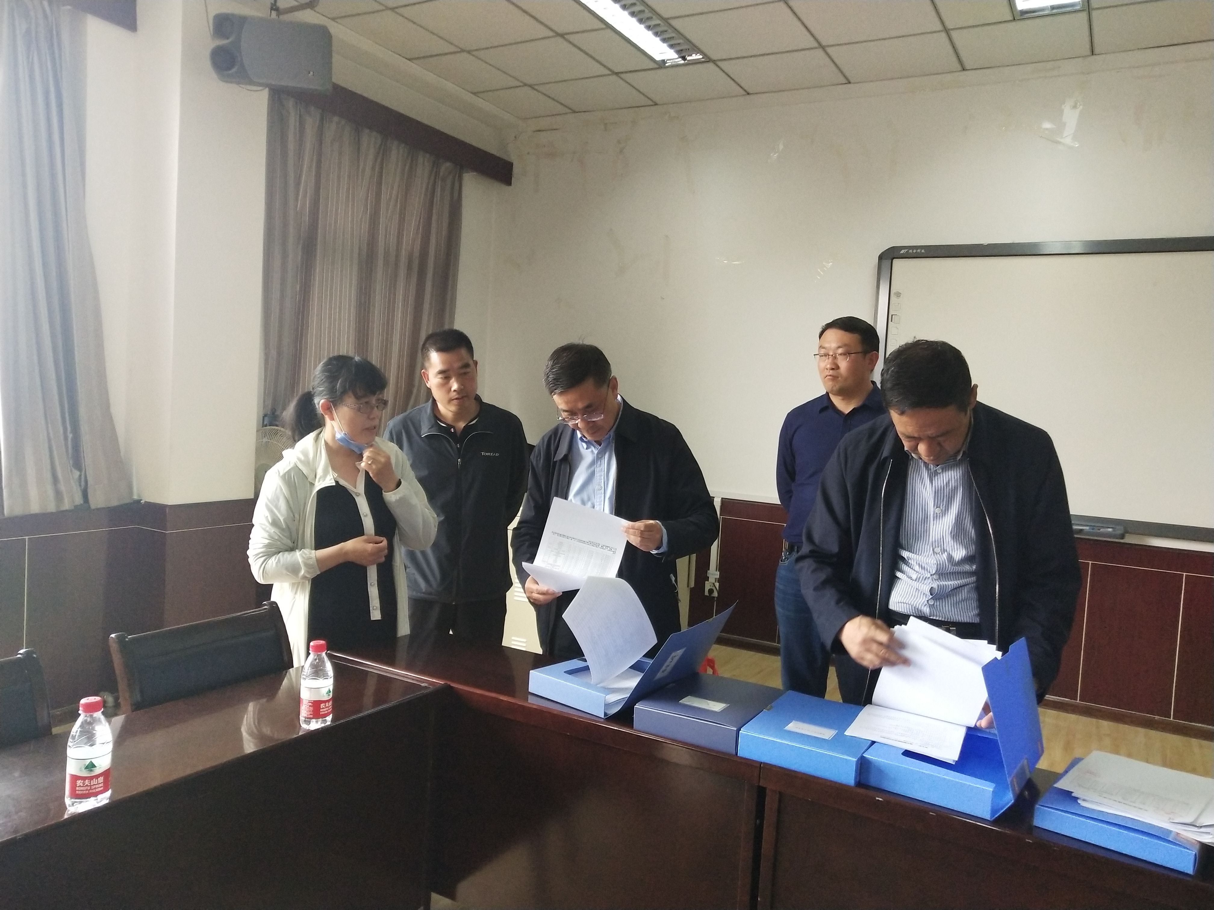 校长李引珍督查各学院开学疫情防控工作