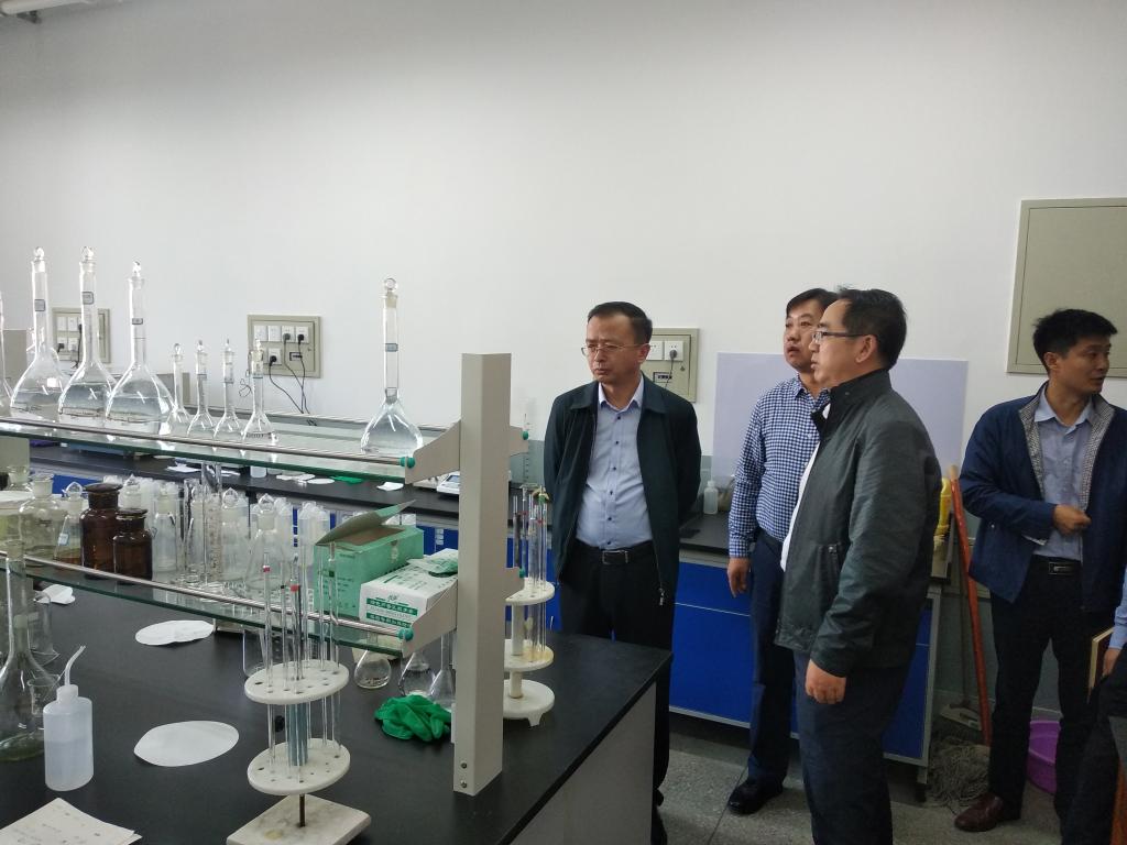 刘振奎副校长带队检查我校实验室安全工作